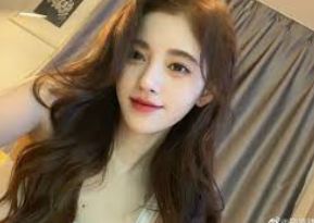 糖心vlog小桃酱照片-糖心Vlog中的小桃酱，时光剪影的甜蜜印记